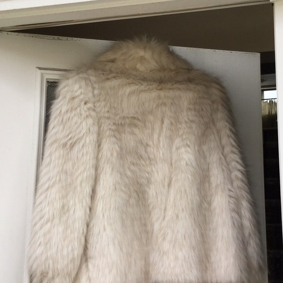 Faux fur jacket - Picture 2 of 2